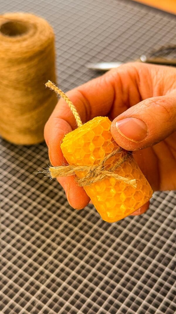 bougie-cire-abeille sacrée planche